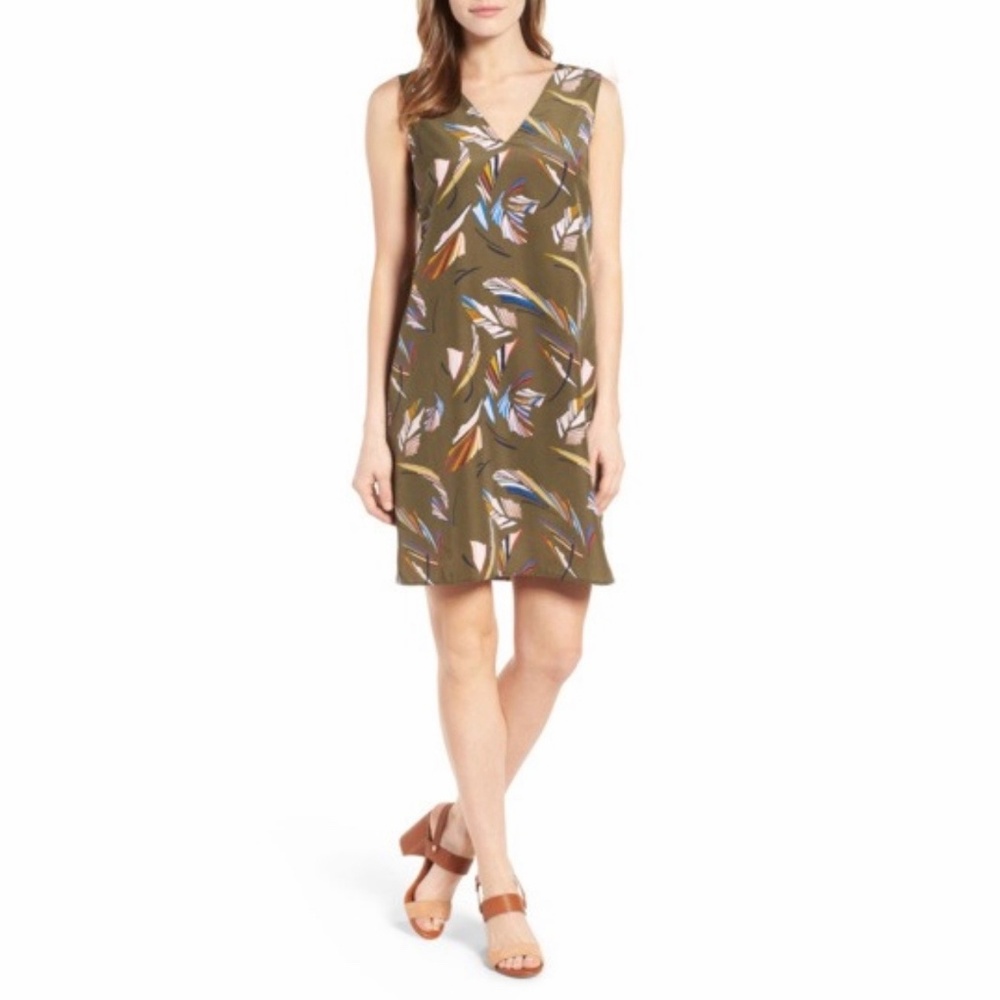 Halogen V-Neck Shift Dress